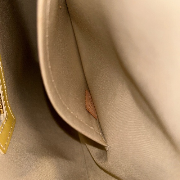 Louis Vuitton Monogram Yellow Vernis Avalon Shoulder Tote - Picture 15 of 15